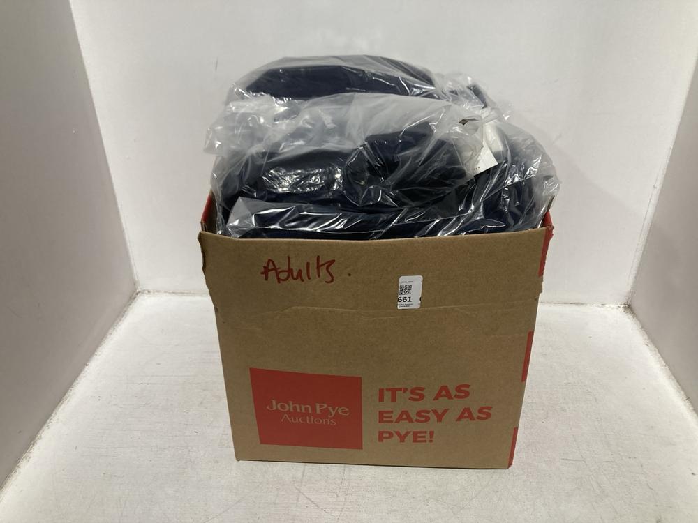 Lot 661  
            Chesterfield SR46 - Parcel Delivery Only 

                
QTY OF ASSORTED ADULTS CLOTHING TO INCLUDE RELAXED FIT CHINO TROUSERS IN NAVY - U...