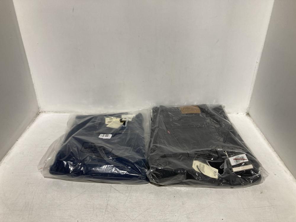 Lot 662  
            Chesterfield SR46 - Parcel Delivery Only 

                
LEVIS 724 HIGH-RISE JEANS IN BLUE - UK SIZE 30 X 32 TO INCLUDE LEVIS RIB CAGE BEL...