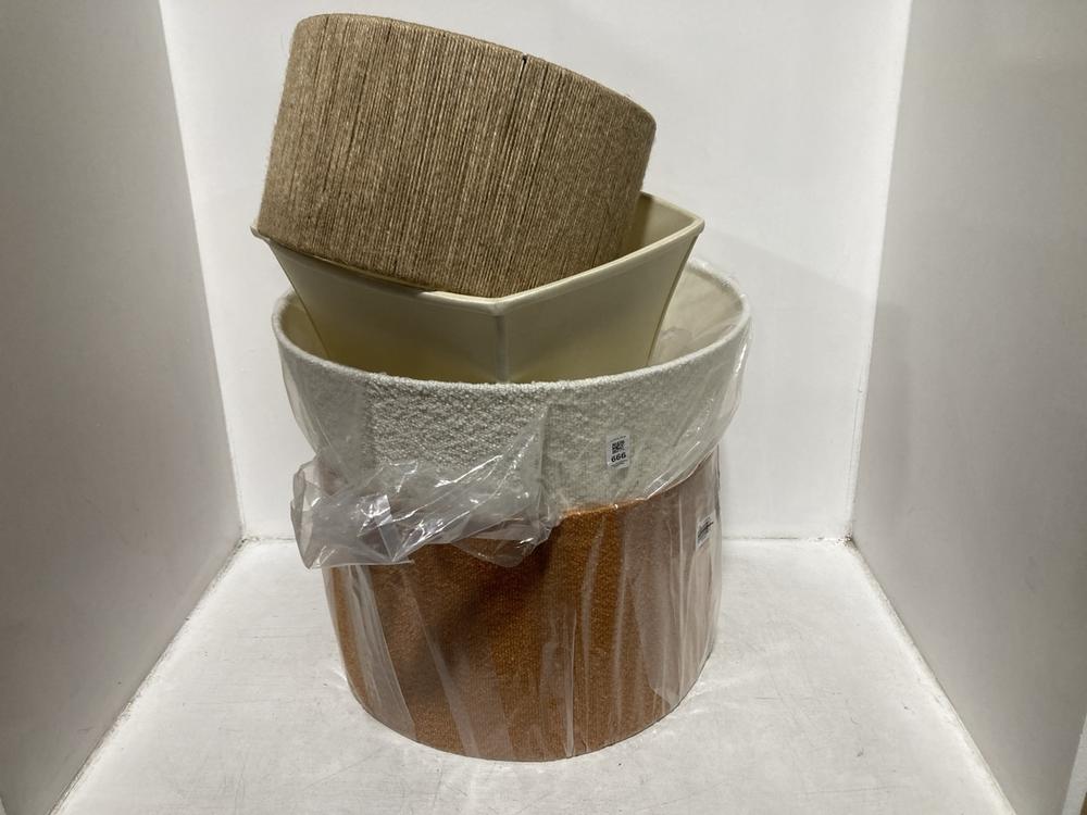 Lot 666  
            Chesterfield SR46 - Parcel Delivery Only 

                
4 X ASSORTED LIGHT SHADES TO INCLUDE ROPE PENDANT CEILING SHADE (LOCATION: C4)