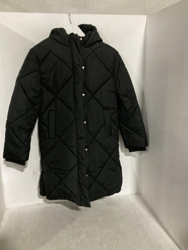 Lot 675  
            Chesterfield SR46 - Parcel Delivery Only 

                
QTY OF ASSORTED KIDS CLOTHING TO INCLUDE QUILTED COAT IN BLACK - UK SIZE 11 YEARS...