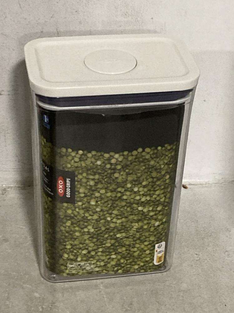 Lot 685  
            Chesterfield SR46 - Parcel Delivery Only 

                
QTY OF ASSORTED HOME ITEMS TO INCLUDE OXO GOOD GRIPS 2.6L POP CONTAINER (LOCATION...