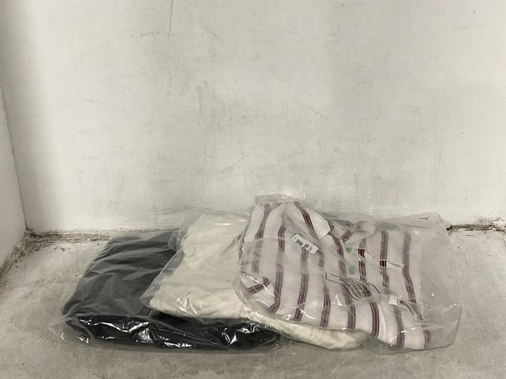 Lot 700  
            Chesterfield SR46 - Parcel Delivery Only 

                
3 X ASSORTED ADULTS CLOTHING TO INCLUDE EMMELINE BLOUSE IN CREAM - UK SIZE 8 (LOC...