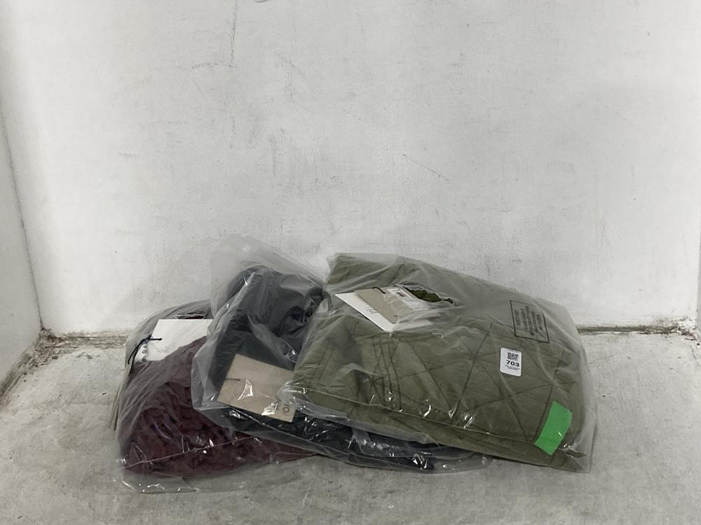 Lot 703  
            Chesterfield SR46 - Parcel Delivery Only 

                
3 X ASSORTED ADULTS CLOTHING TO INCLUDE ALLIE QUILTED JACKET IN KHAKI - UK SIZE 1...