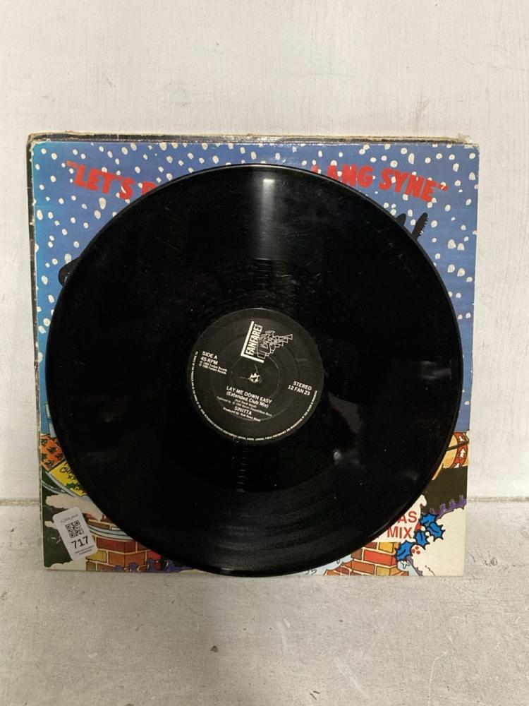 Lot 717  
            Chesterfield SR46 - Parcel Delivery Only 

                
5 X ASSORTED VINYLS TO INCLUDE JIVE BUNNY & MASTERMIXERS LET'S PARTY 12 VINYL (LO...