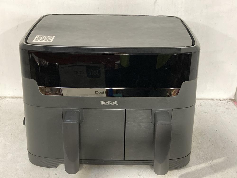 Lot 744  
            Chesterfield SR46 - Parcel Delivery Only 

                
TEFAL DUAL EASY FRY 8.3L AIR FRYER (LOCATION: B4)