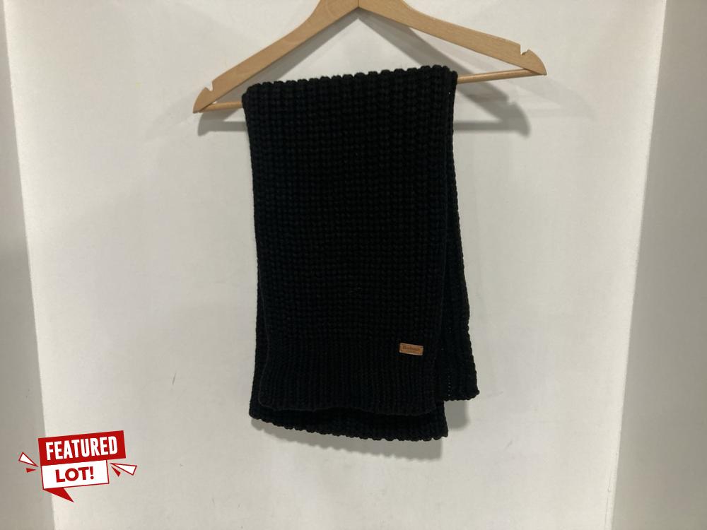 Lot 7  
            Chesterfield SR46 - Parcel Delivery Only 

                
BARBOUR SALTBURN FAUX FUR POM POM BEANIE & SCARF GIFT SET IN BLACK - ONESIZE (LOC...