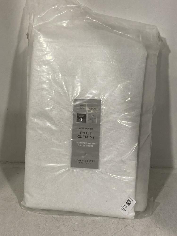 Lot 87  
            Chesterfield SR46 - Parcel Delivery Only 

                
EYELET TEXTURED WEAVE CURTAINS IN WHITE (117 X 228CM ) (LOCATION: A3)