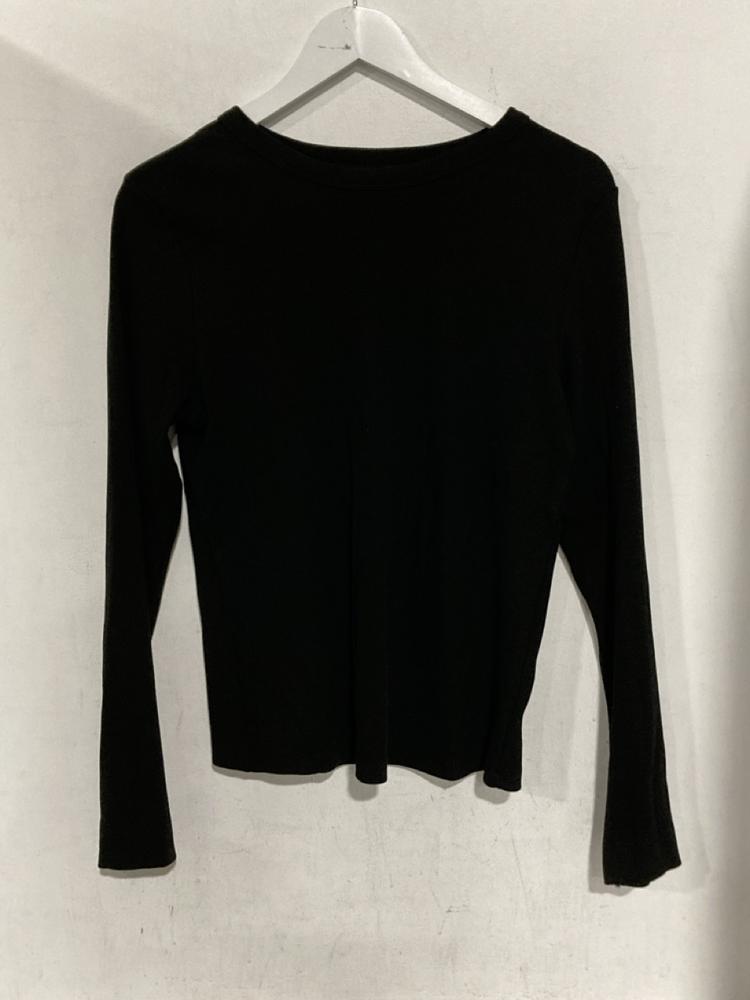 Lot 95  
            Chesterfield SR46 - Parcel Delivery Only 

                
4 X ASSORTED ADULTS CLOTHING TO INCLUDE COUPE TOP IN BLACK - UK SIZE 12 (LOCATION...