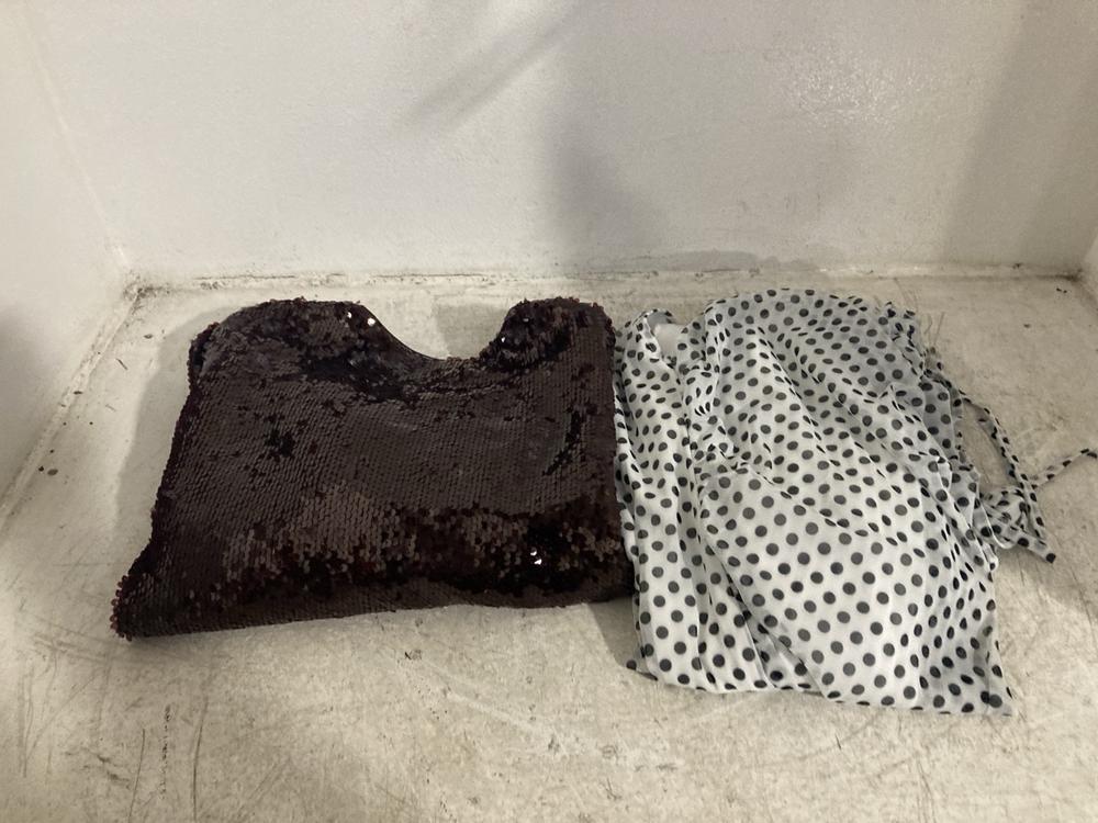 Lot 98  
            Chesterfield SR46 - Parcel Delivery Only 

                
YASROYALINA TOP IN DARK RED - UK SIZE 8 TO INCLUDE MARTINA POLKA DOT DRESS IN OFF...