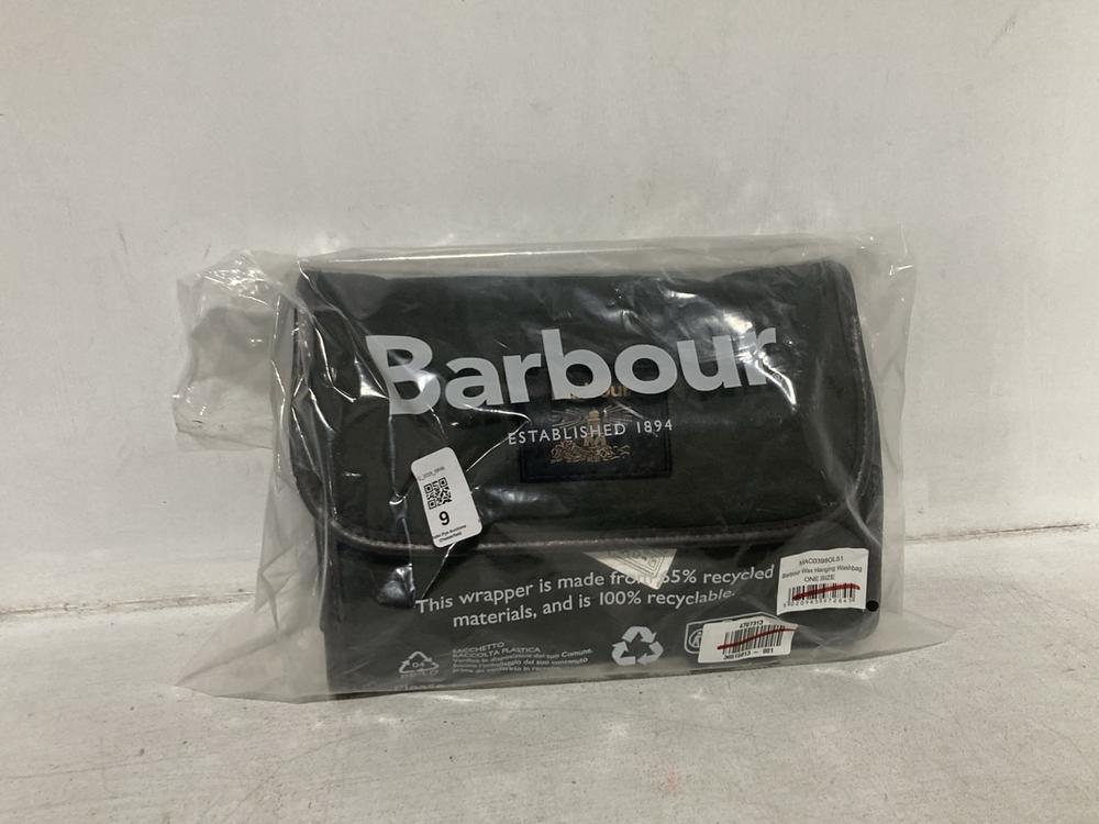 Lot 9  
            Chesterfield SR46 - Parcel Delivery Only 

                
BARBOUR WAX HANGING WASH BAG IN BLACK - ONESIZE (LOCATION: A1)