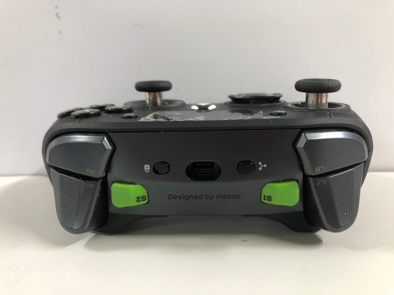 Lot 10  
            Nottingham SR1 - Delivery Only 

                
NACON REVOLUTION X UNLIMITED WIRELESS GAMING CONTROLLER (XBOX) - BLACK - ORIGINAL...