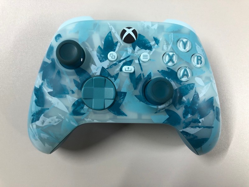 Lot 15  
            Nottingham SR1 - Delivery Only 

                
XBOX WIRELESS CONTROLLER - ICE BREAKER EDITION - ORIGINAL RRP - £74.99