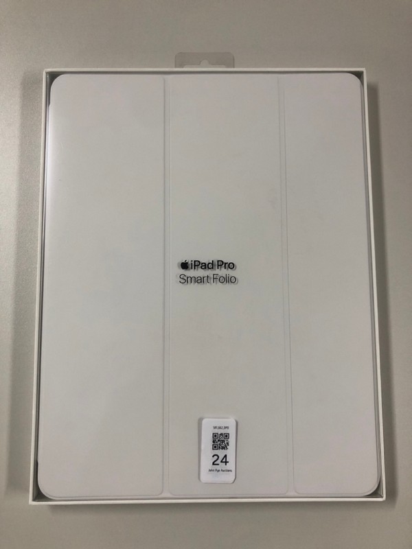Lot 24  
            Nottingham SR1 - Delivery Only 

                
APPLE IPAD PRO SMART FOLIO (12.9INCH) MODEL: MRXE2ZM/A - ORIGINAL RRP.£79 (SEALED)