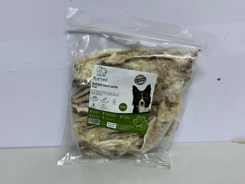Lot 268  
            Nottingham SR1 - Delivery Only 

                
BOX OF PAWLICIOUS 100% NATURAL RABBIT EARS WITH FUR FOR DOGS - EXP 21/06/2028