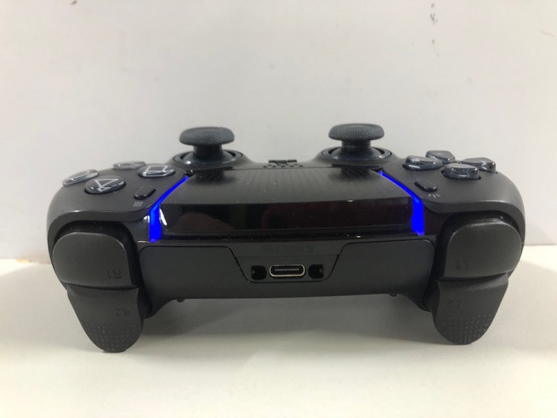 Lot 29  
            Nottingham SR1 - Delivery Only 

                
PLAYSTATION DUAL SENSE EDGE WIRELESS CONTROLLER FOR PS5 - BLACK - ORIGINAL RRP - ...