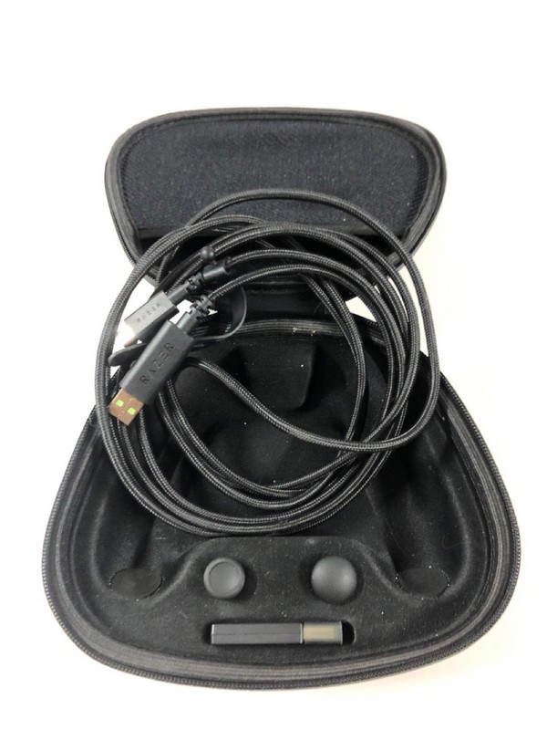 Lot 32  
            Nottingham SR1 - Delivery Only 

                
RAZER WOLVERINE V3 PRO WIRELESS GAMING CONTROLLER (XBOX & PC) - BLACK - ORIGINAL ...