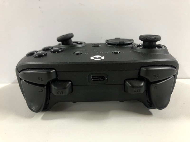 Lot 32  
            Nottingham SR1 - Delivery Only 

                
RAZER WOLVERINE V3 PRO WIRELESS GAMING CONTROLLER (XBOX & PC) - BLACK - ORIGINAL ...