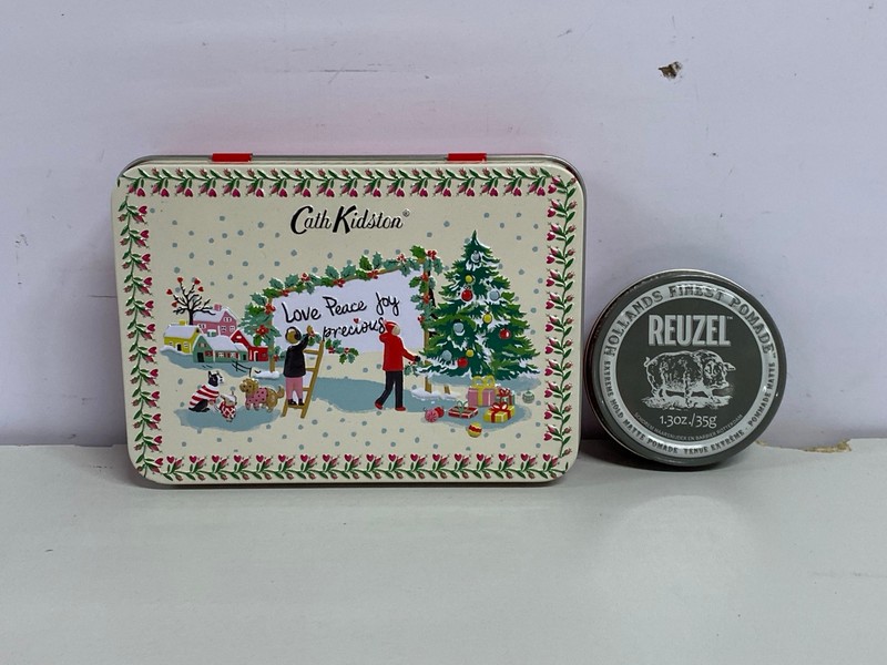 Lot 381  
            Nottingham SR1 - Delivery Only 

                
BOX OF VARIOUS REUZEL PRODUCTS INC. CLAY MATTE POMADE (113G)