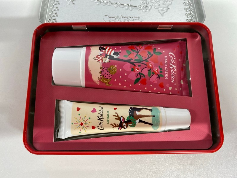 Lot 381  
            Nottingham SR1 - Delivery Only 

                
BOX OF VARIOUS REUZEL PRODUCTS INC. CLAY MATTE POMADE (113G)