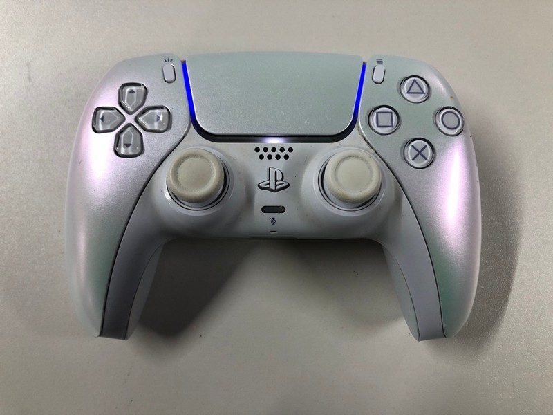 Lot 39  
            Nottingham SR1 - Delivery Only 

                
PLAYSTATION 5 DUAL SENSE WIRELESS CONTROLLER - CHROMA PEARL - ORIGINAL RRP - £74.99