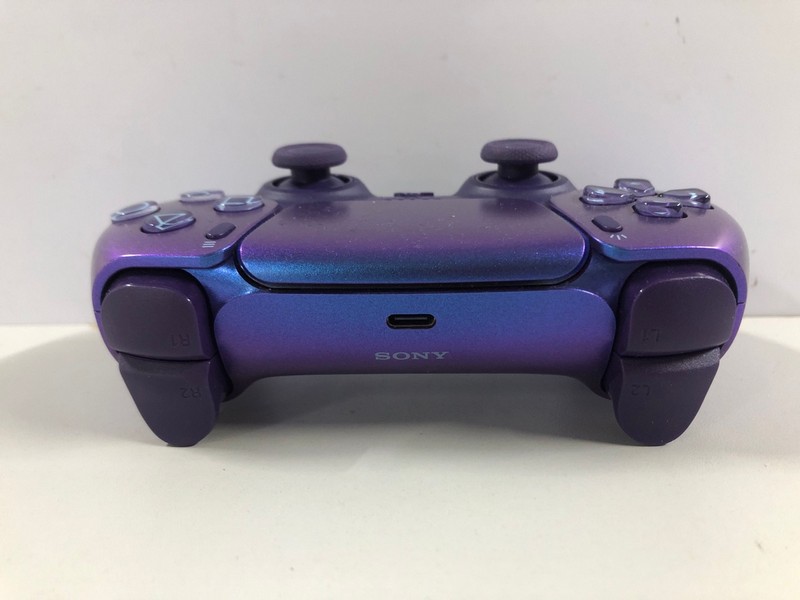 Lot 40  
            Nottingham SR1 - Delivery Only 

                
PLAYSTATION 5 DUAL SENSE WIRELESS CONTROLLER - CHROMA INDIGO - ORIGINAL RRP - £74.99