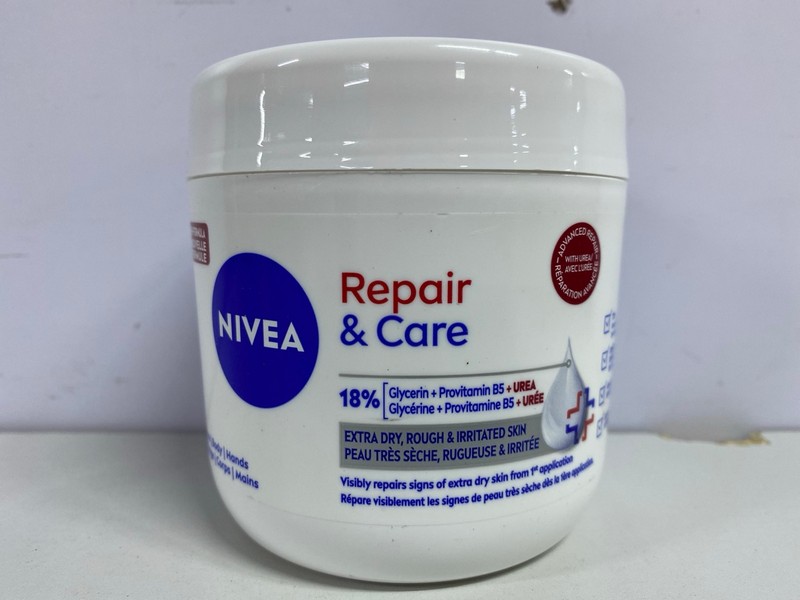 Lot 435  
            Nottingham SR1 - Delivery Only 

                
BOX OF NIVEA REPAIR & CARE CREAM - 400ML