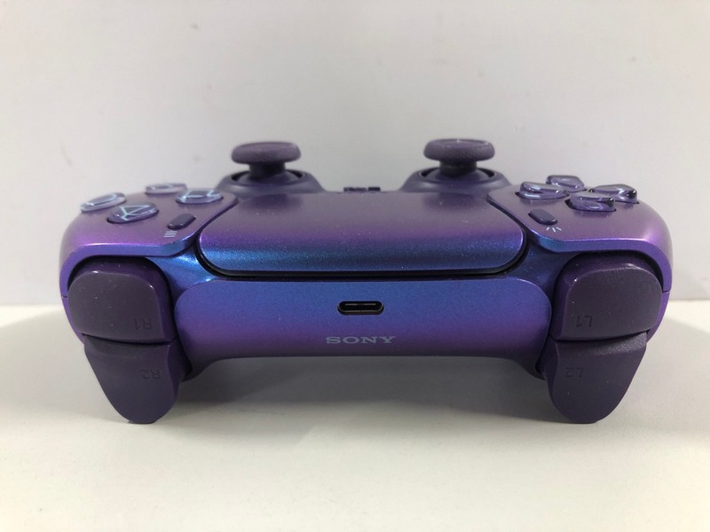 Lot 43  
            Nottingham SR1 - Delivery Only 

                
PLAYSTATION 5 DUAL SENSE WIRELESS CONTROLLER - CHROMA INDIGO - ORIGINAL RRP - £74.99