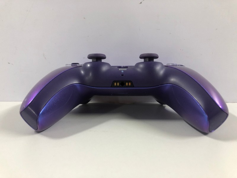 Lot 43  
            Nottingham SR1 - Delivery Only 

                
PLAYSTATION 5 DUAL SENSE WIRELESS CONTROLLER - CHROMA INDIGO - ORIGINAL RRP - £74.99