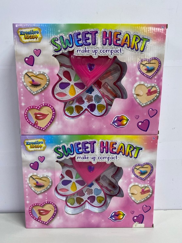Lot 477  
            Nottingham SR1 - Delivery Only 

                
3 X VARIOUS TOYS/GAMES INC. KREATIVE KRAFT SWEET HEART MAKEUP KIT