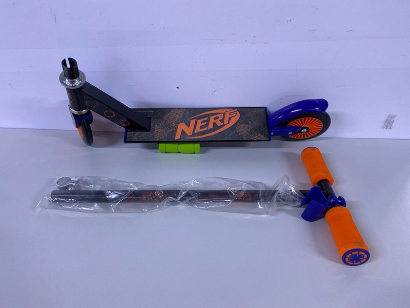 Lot 488  
            Nottingham SR1 - Delivery Only 

                
NERF IN-LINE SCOOTER WITH MINI BLASTER - AGES 5+