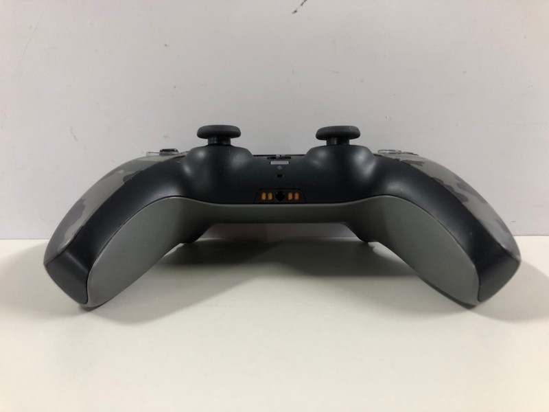 Lot 49  
            Nottingham SR1 - Delivery Only 

                
PLAYSTATION 5 DUAL SENSE WIRELESS CONTROLLER - GREY CAMO - ORIGINAL RRP - £74.99