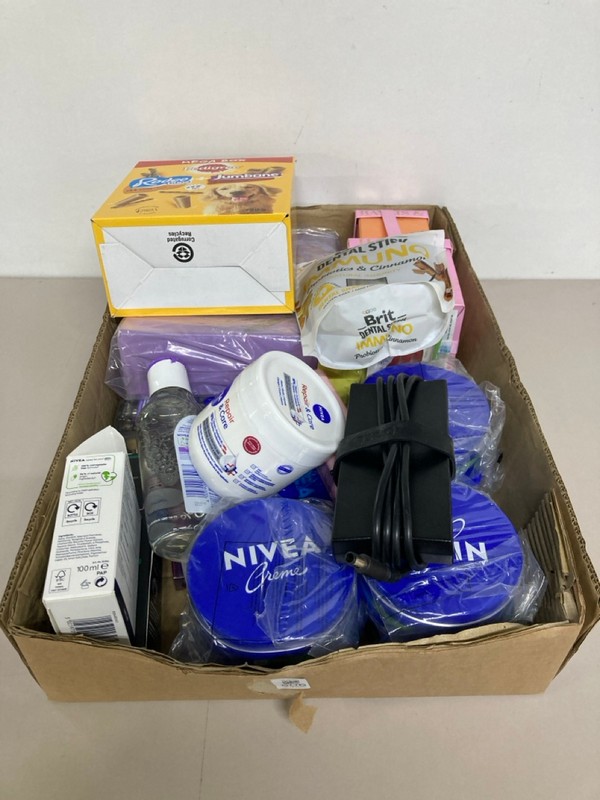 Lot 506  
            Nottingham SR1 - Delivery Only 

                
BOX OF VARIOUS BEAUTY ITEMS INC. NIVEA MEN SENSITIVE POST SHAVE BALM