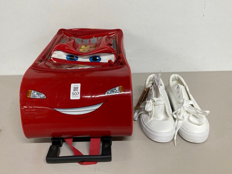 Lot 507  
            Nottingham SR1 - Delivery Only 

                
LIGHTNING MCQUEEN SUITCASE AND JWNLE TRAINERS - WHITE - SIZE 40