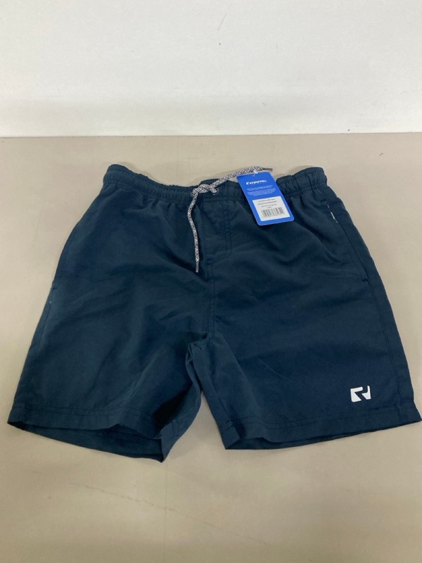 Lot 509  
            Nottingham SR1 - Delivery Only 

                
BOX OF VARIOUS ITEMS INC. RIPT SWIMWEAR - BOYS PLAIN SWIM SHORTS - SIZE UK 11/12