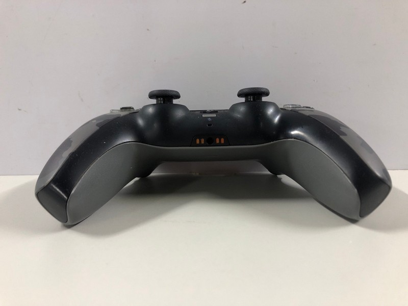 Lot 50  
            Nottingham SR1 - Delivery Only 

                
PLAYSTATION 5 DUAL SENSE WIRELESS CONTROLLER - GREY CAMO - ORIGINAL RRP - £74.99