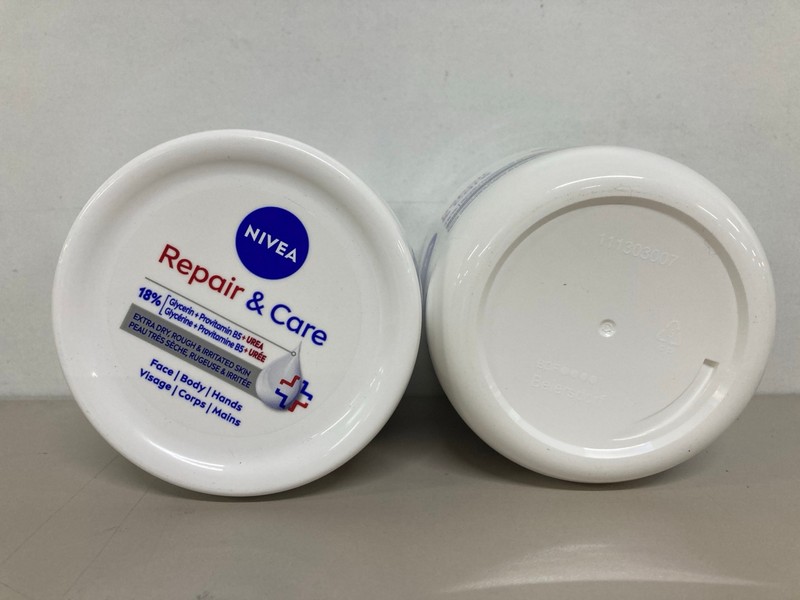 Lot 519  
            Nottingham SR1 - Delivery Only 

                
BOX OF NIVEA REPAIR & CARE CREAM - 400ML