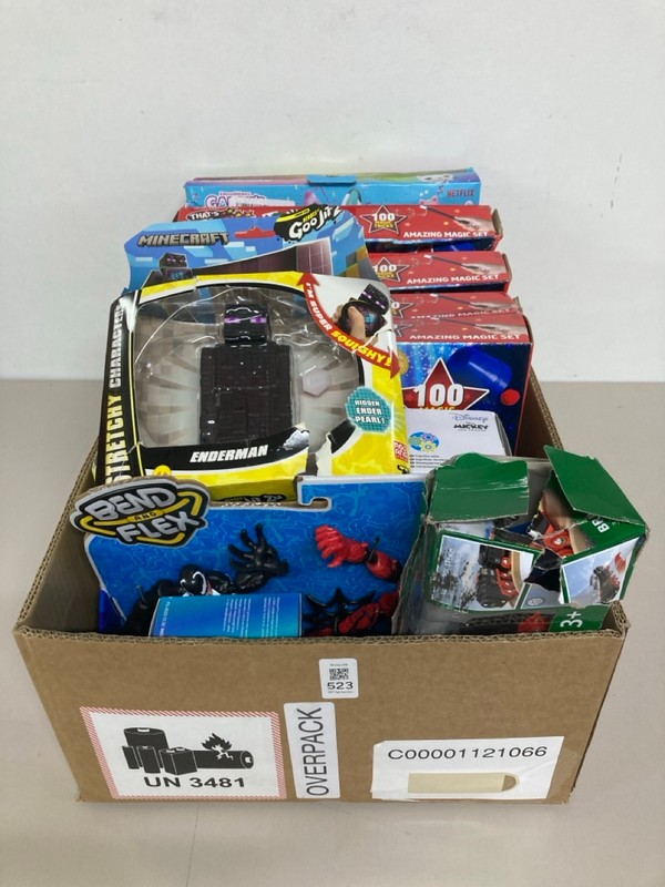 Lot 523  
            Nottingham SR1 - Delivery Only 

                
BOX OF VARIOUS TOYS/GAMES INC. MINECRAFT STRETCHY CHARACTERS - ENDERMAN