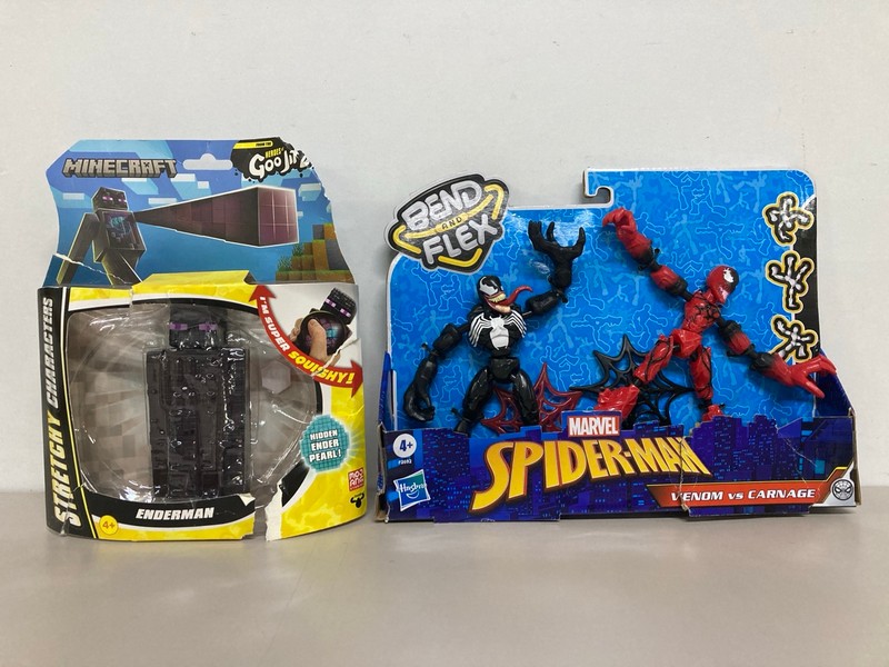 Lot 523  
            Nottingham SR1 - Delivery Only 

                
BOX OF VARIOUS TOYS/GAMES INC. MINECRAFT STRETCHY CHARACTERS - ENDERMAN