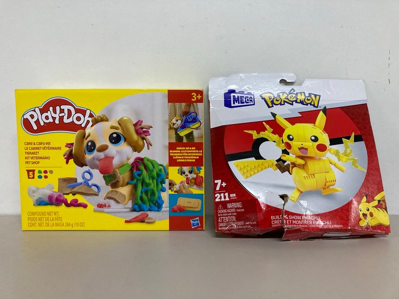 Lot 526  
            Nottingham SR1 - Delivery Only 

                
BOX OF VARIOUS TOYS/GAMES INC. PLAY-DOH CARE & CARRY VET