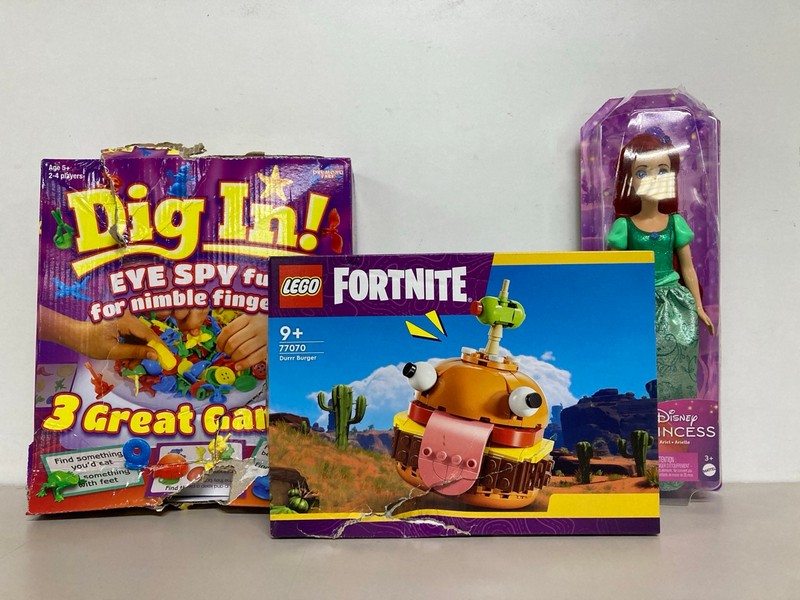 Lot 527  
            Nottingham SR1 - Delivery Only 

                
BOX OF VARIOUS TOYS/GAMES INC. LEGO FORTNITE DURR BURGER