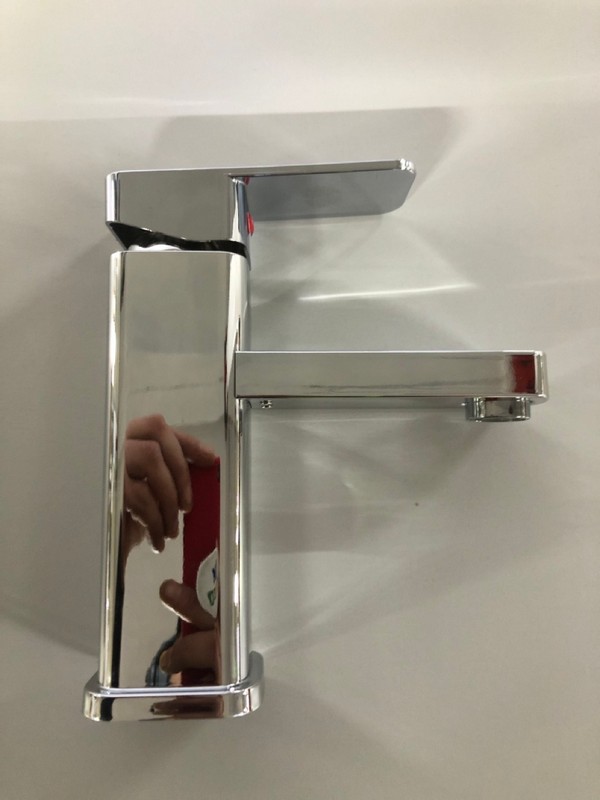 Lot 534  
            Nottingham SR1 - Delivery Only 

                
CHROME BASIN BATHROOM TAP
