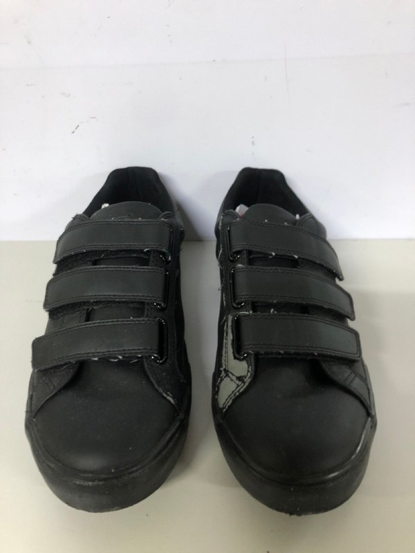 Lot 536  
            Nottingham SR1 - Delivery Only 

                
HUSH PUPPIES VINCENTE SNR SHOE - BLACK - SIZE UK 4 & KICKERS TONVI TRIP SHOE - BL...