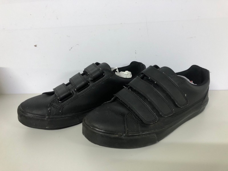 Lot 536  
            Nottingham SR1 - Delivery Only 

                
HUSH PUPPIES VINCENTE SNR SHOE - BLACK - SIZE UK 4 & KICKERS TONVI TRIP SHOE - BL...