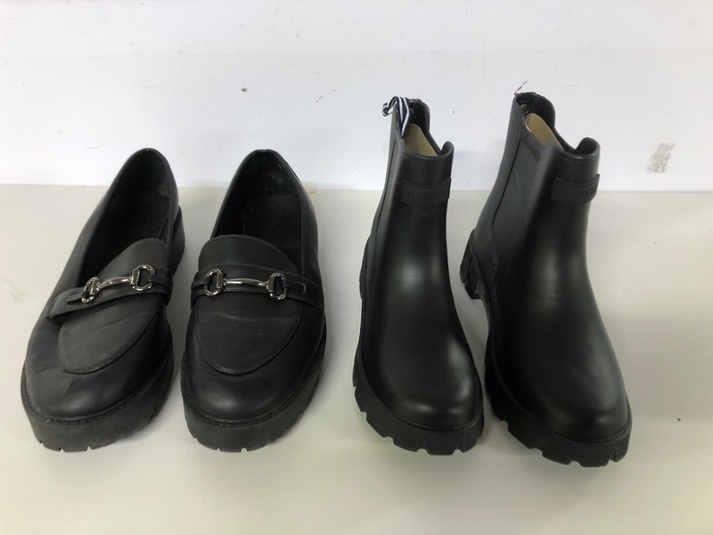 Lot 537  
            Nottingham SR1 - Delivery Only 

                
BOX OF VARIOUS SHOES - MULTIPLE SIZES - MULTIPLE COLOURWAYS