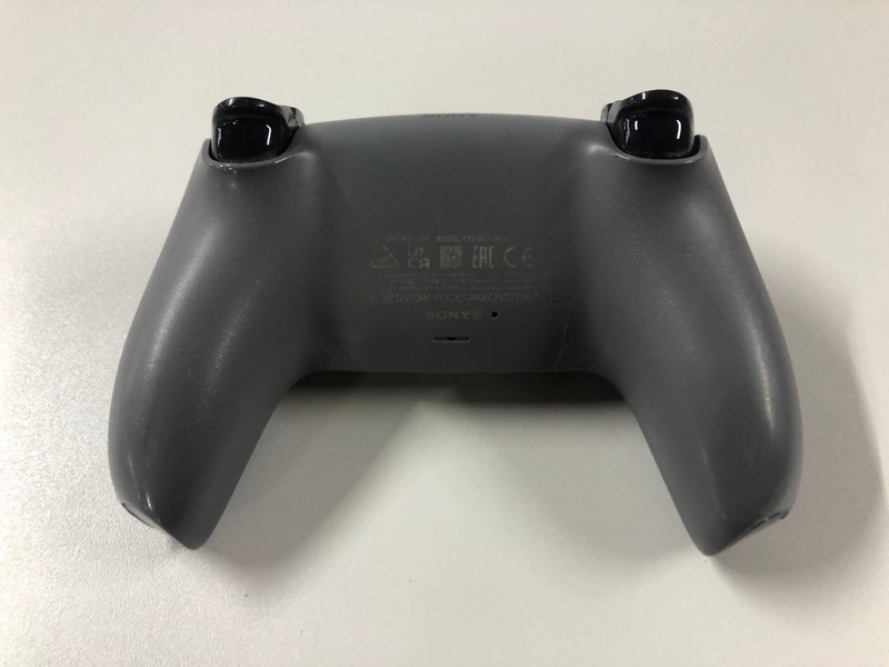 Lot 53  
            Nottingham SR1 - Delivery Only 

                
PLAYSTATION 5 DUAL SENSE WIRELESS CONTROLLER - GREY CAMO - ORIGINAL RRP - £74.99