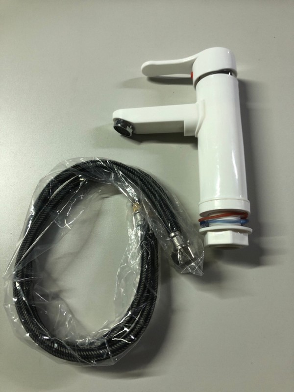 Lot 560  
            Nottingham SR1 - Delivery Only 

                
2 X BASIN KITCHEN TAP - WHITE