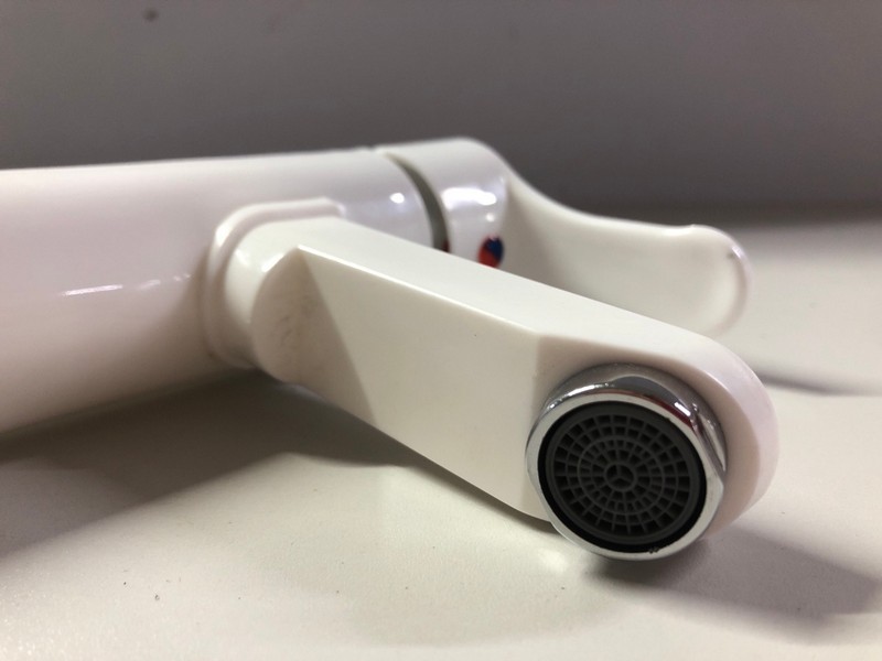 Lot 560  
            Nottingham SR1 - Delivery Only 

                
2 X BASIN KITCHEN TAP - WHITE