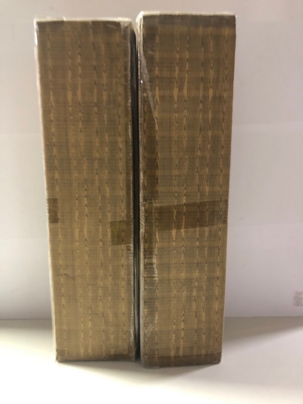 Lot 562  
            Nottingham SR1 - Delivery Only 

                
2 X PRE-LIT ALASKAN PINE GREEN CHRISTMAS TREES