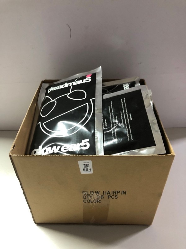 Lot 564  
            Nottingham SR1 - Delivery Only 

                
BOX OF DEADMAU5 GLOWWEAR 5