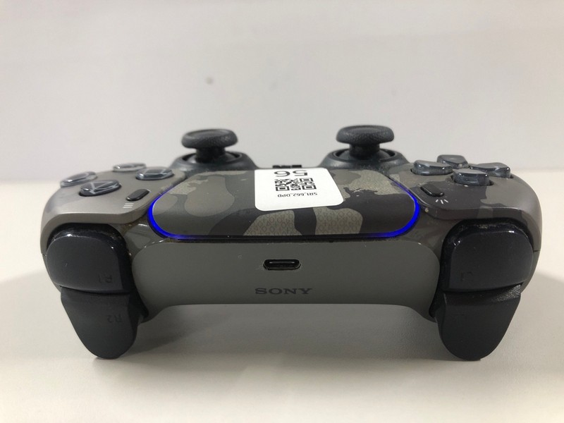 Lot 56  
            Nottingham SR1 - Delivery Only 

                
PLAYSTATION 5 DUAL SENSE WIRELESS CONTROLLER - GREY CAMO - ORIGINAL RRP - £74.99